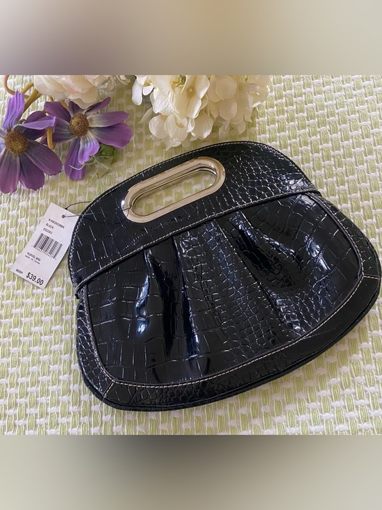 Nine West Handbags - 🦋Nine West Korvel Mini Purse🦋